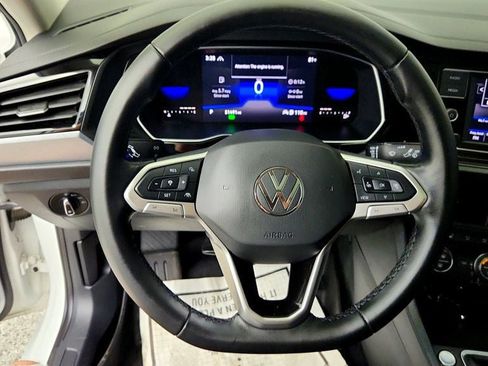 Used 2022 Volkswagen Jetta SE w/ Panoramic Sunroof Package FWD image 14