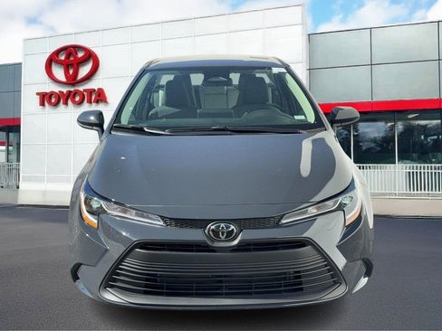 Used 2025 Toyota Corolla LE image 7