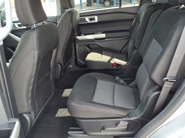 Used 2023 Ford Explorer XLT AWD/4WD image 15