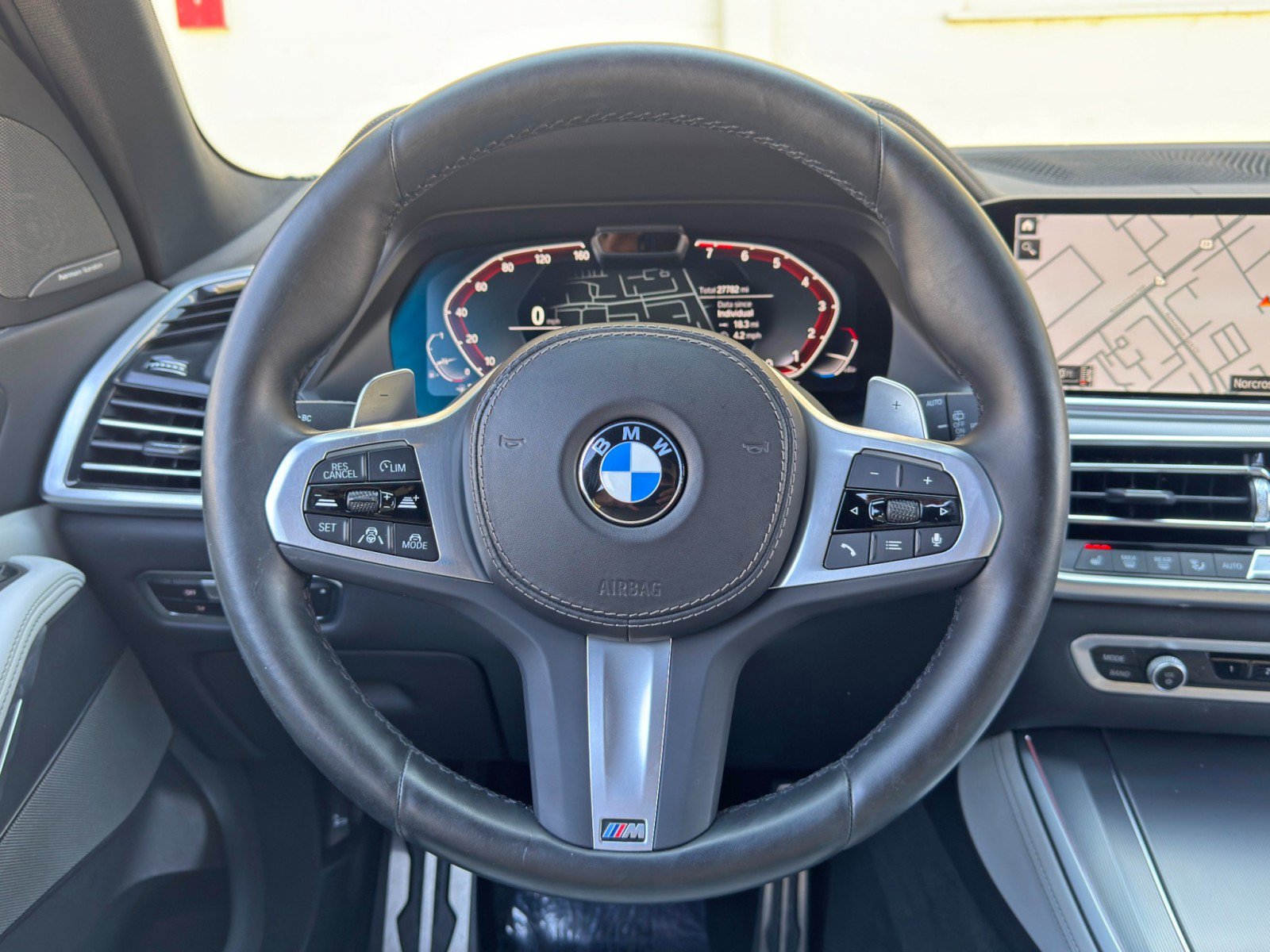 Used 2023 BMW X5 sDrive40i w/ M Sport Package RWD image 23