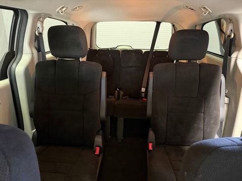 Used 2013 Dodge Grand Caravan SXT FWD image 19