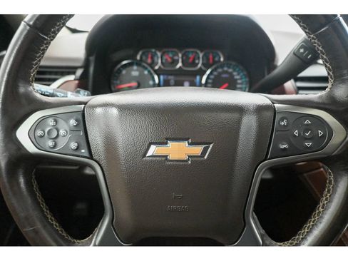 Used 2019 Chevrolet Suburban Premier image 40