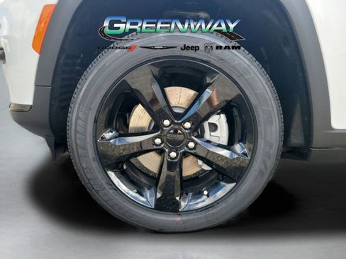 New 2025 Jeep Grand Cherokee L Altitude image 33