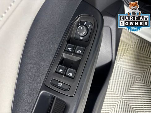 Used 2025 Volkswagen Taos SE image 13