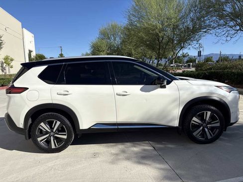 Used 2021 Nissan Rogue Platinum image 6