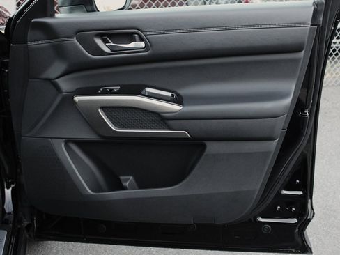 Certified 2023 Nissan Pathfinder Platinum image 18