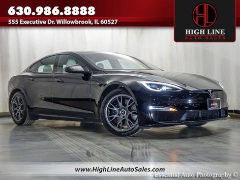 Used 2022 Tesla Model S Plaid image 1