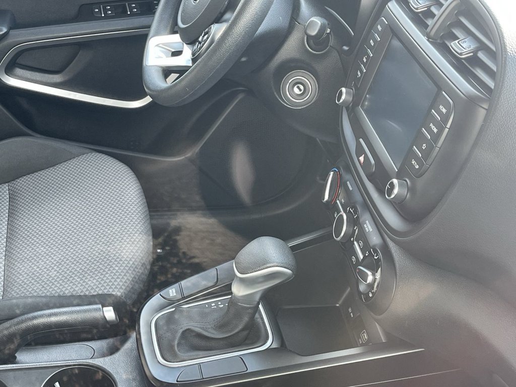 Used 2021 Kia Soul LX FWD image 12