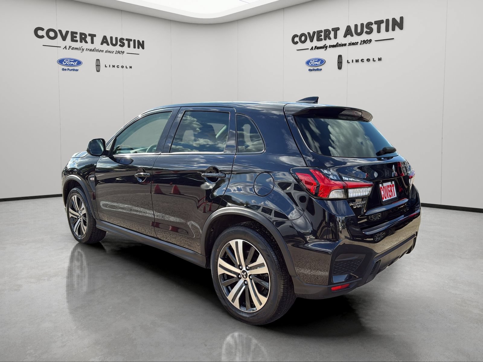Used 2023 Mitsubishi Outlander Sport SE AWD/4WD image 3