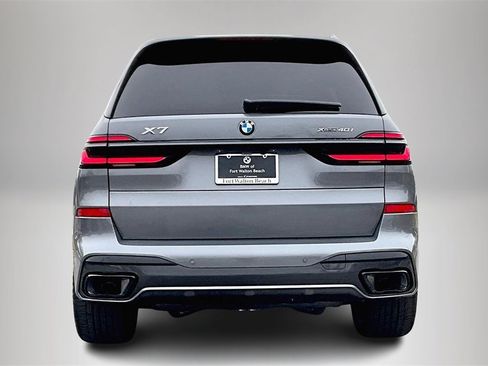 New 2026 BMW X7 xDrive40i image 3