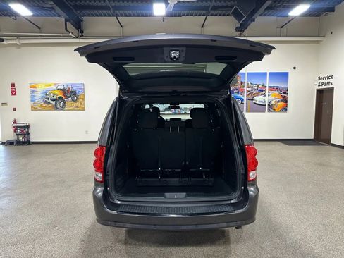 Used 2017 Dodge Grand Caravan SE image 22
