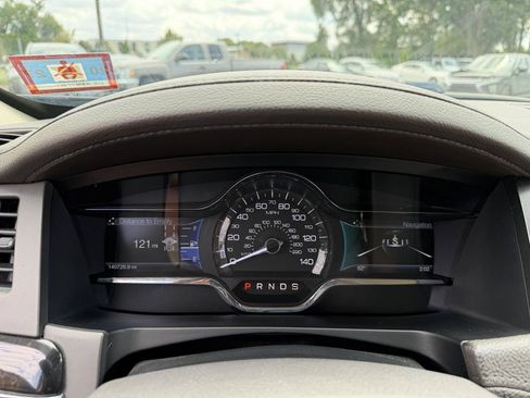 Used 2015 Lincoln MKS w/ Equipment Group 101A FWD image 11