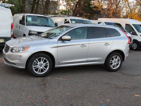 Used 2016 Volvo XC60 T5 Premier image 2