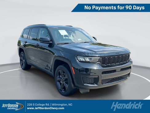 Used 2023 Jeep Grand Cherokee L Laredo RWD image 1