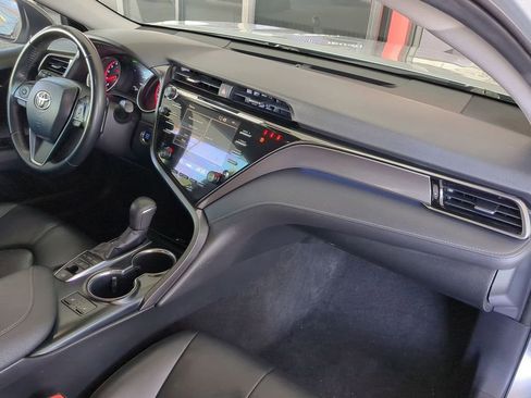 Used 2019 Toyota Camry XSE image 31