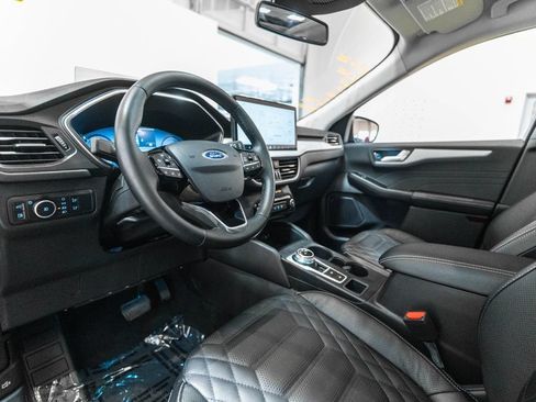 Used 2024 Ford Escape SE w/ PHEV Premium Package FWD image 4