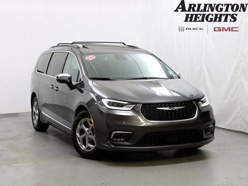 Used 2023 Chrysler Pacifica Limited FWD image 1