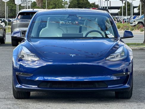 Used 2023 Tesla Model 3 Standard Range image 9