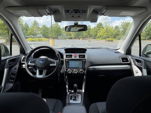 Used 2018 Subaru Forester 2.5i Premium AWD/4WD image 21