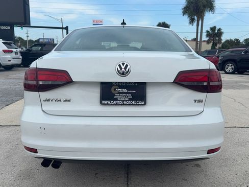 Used 2016 Volkswagen Jetta SE FWD image 4