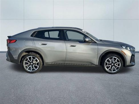 Certified 2025 BMW X2 xDrive28i image 4