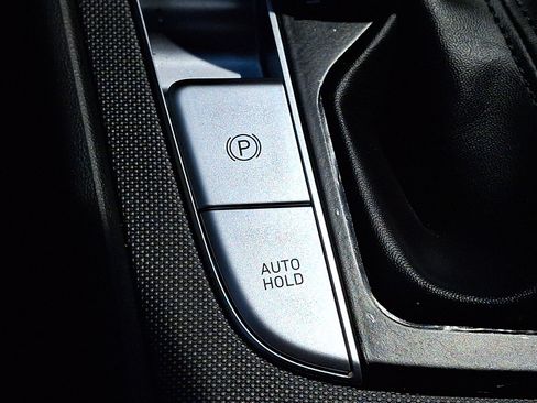 Certified 2023 Hyundai Elantra Limited FWD image 25