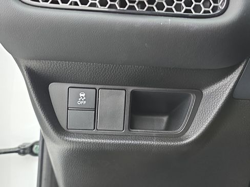 Certified 2025 Honda HR-V Sport image 25