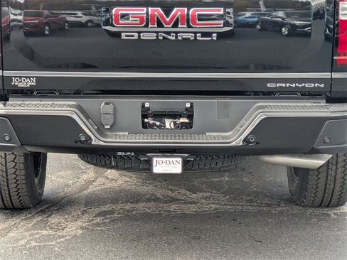New 2026 GMC Canyon Denali image 25