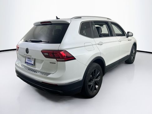Used 2023 Volkswagen Tiguan SE image 5
