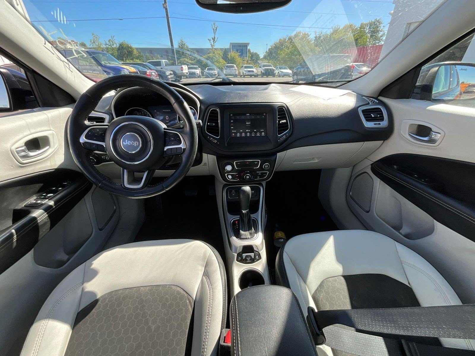 Used 2018 Jeep Compass Latitude w/ Popular Equipment Group FWD image 7