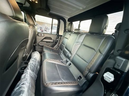 Used 2021 Jeep Gladiator Overland image 26