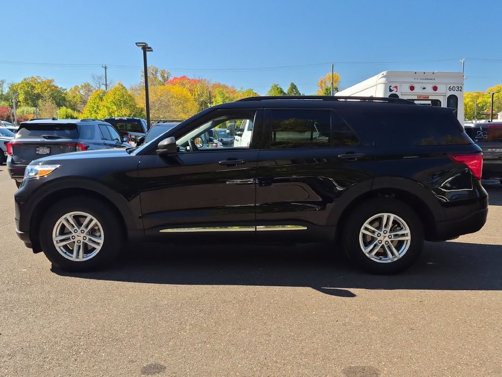 Certified 2023 Ford Explorer XLT w/ Equipment Group 202A AWD/4WD image 7