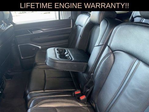 Certified 2024 Jeep Wagoneer L Series II w/ Flexible Seating Group image 30