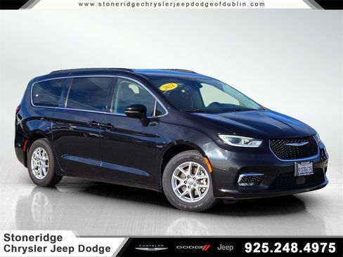 Used 2022 Chrysler Pacifica Touring-L image 1