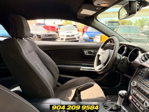 Used 2017 Ford Mustang GT RWD image 33