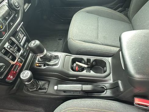 Used 2025 Jeep Wrangler Unlimited Sport S 4xe AWD/4WD image 24