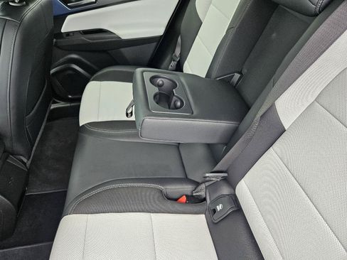 Used 2025 Chevrolet Equinox EV LT FWD image 13