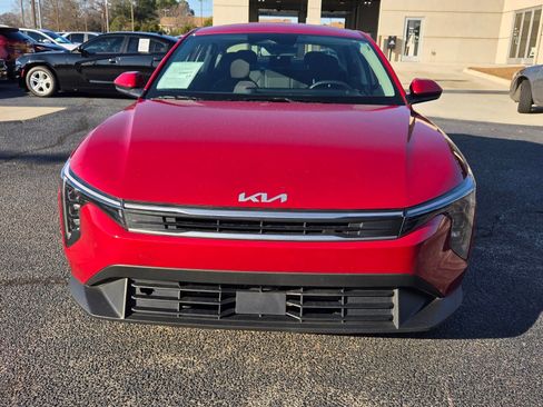 Used 2025 Kia K4 LXS image 2