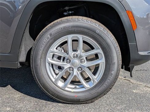 New 2025 Jeep Grand Cherokee L Laredo w/ Luxury Tech Group I image 11