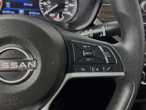 Used 2024 Nissan Altima 2.5 SV FWD image 20