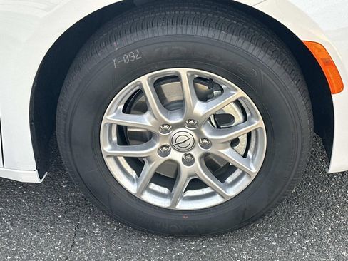 New 2026 Chrysler Pacifica Select FWD image 10