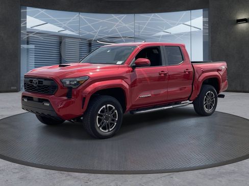 Used 2025 Toyota Tacoma TRD Sport AWD/4WD image 2