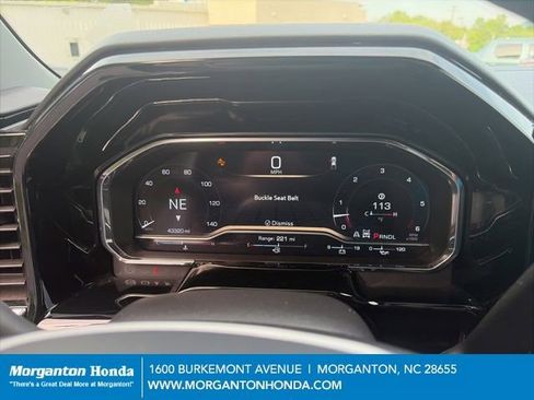 Used 2025 GMC Sierra 1500 SLT AWD/4WD image 19
