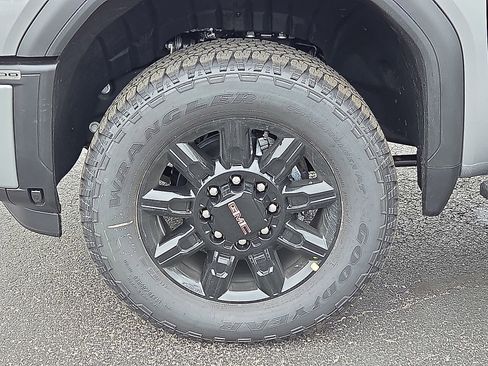 New 2026 GMC Sierra 3500 AT4 w/ AT4 Premium Plus Package AWD/4WD image 7
