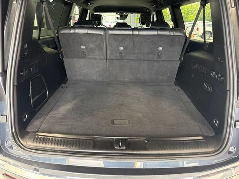 Used 2024 Jeep Wagoneer L Series II w/ Flexible Seating Group AWD/4WD image 10