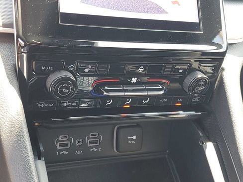Used 2025 Jeep Grand Cherokee Laredo X w/ Luxury Tech Group I AWD/4WD image 19