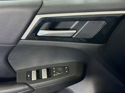 Used 2023 Mitsubishi Outlander SE image 24