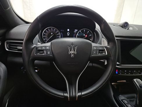 Used 2023 Maserati Levante GT image 11
