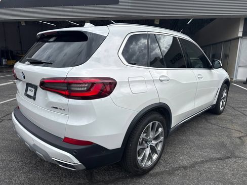 Used 2022 BMW X5 xDrive40i w/ Premium Package AWD/4WD image 5