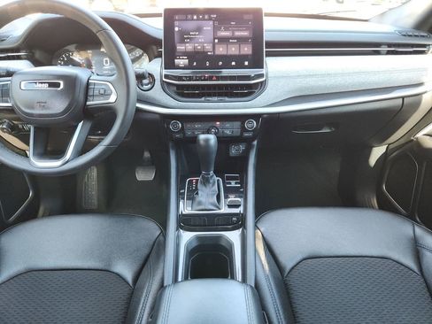 Certified 2024 Jeep Compass Latitude image 14